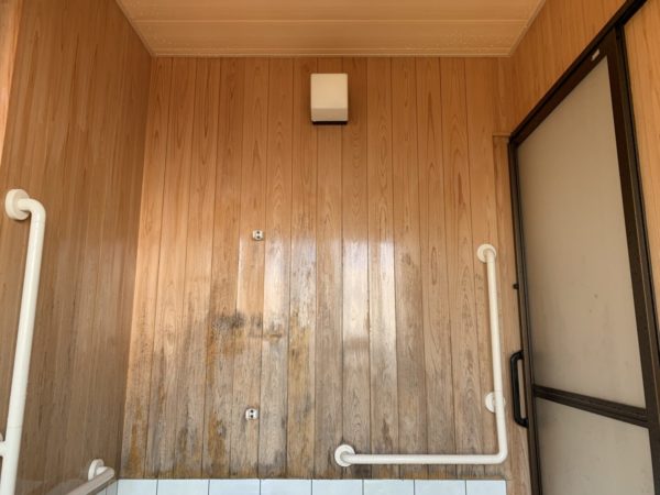 浴室　羽目板　洗い